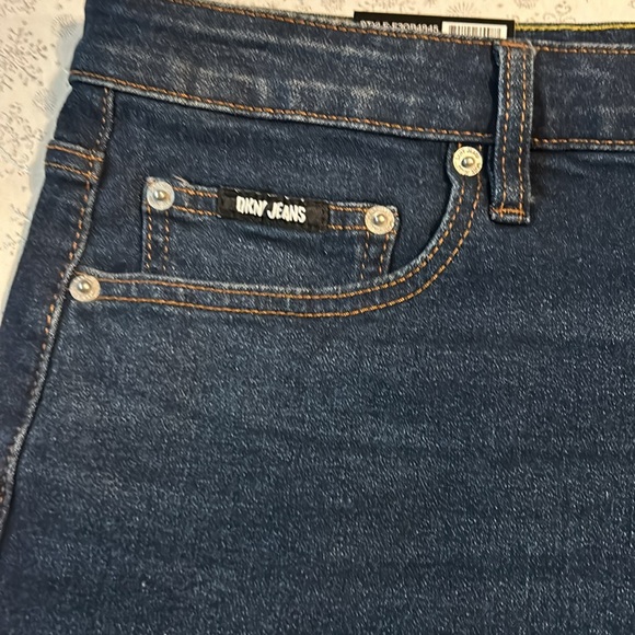 NWT DKNY JEANS - Picture 2 of 7